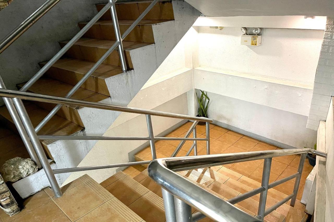 Oyo 910 Sabaidee Suites Mandaue City Exterior photo
