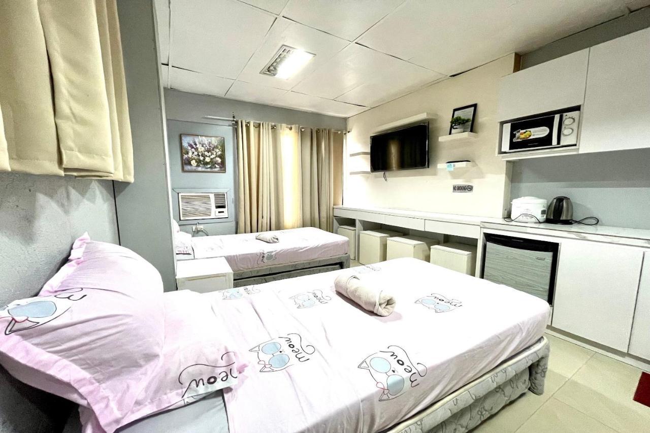 Oyo 910 Sabaidee Suites Mandaue City Exterior photo