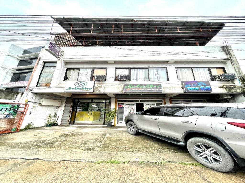 Oyo 910 Sabaidee Suites Mandaue City Exterior photo